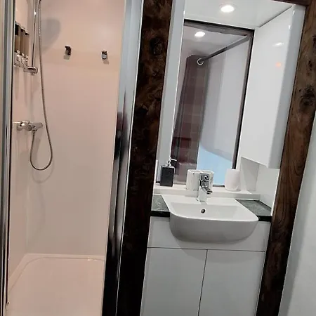 2 Double Bed Hottub District 別荘