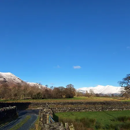 2 Double Bed Hottub District Semesterbostad