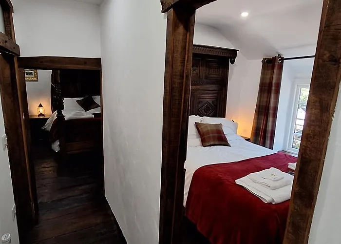 2 Double Bed Hottub District Semesterbostad